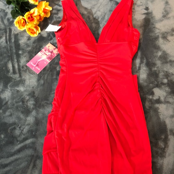 NWT Jr’s Emerald Sundae Bodycon Red Party Dress 👗 - Picture 2 of 8
